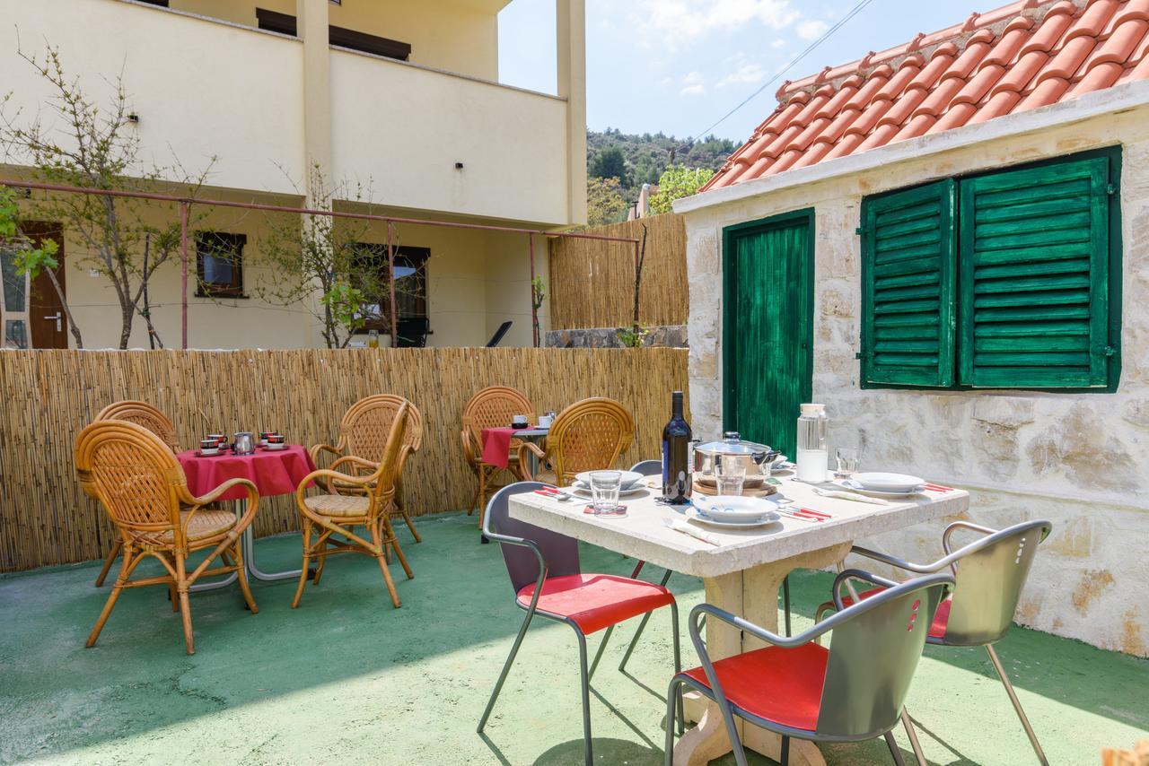 Apartmani Marko I Ana มารีนา ภายนอก รูปภาพ