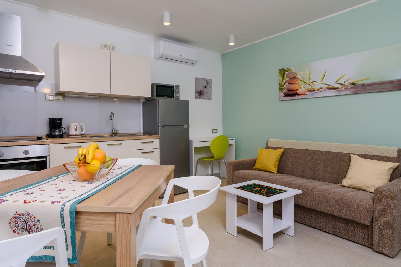 Apartmani Marko I Ana มารีนา ภายนอก รูปภาพ