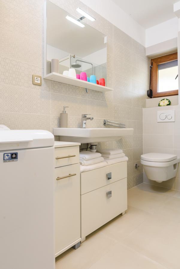 Apartmani Marko I Ana มารีนา ภายนอก รูปภาพ