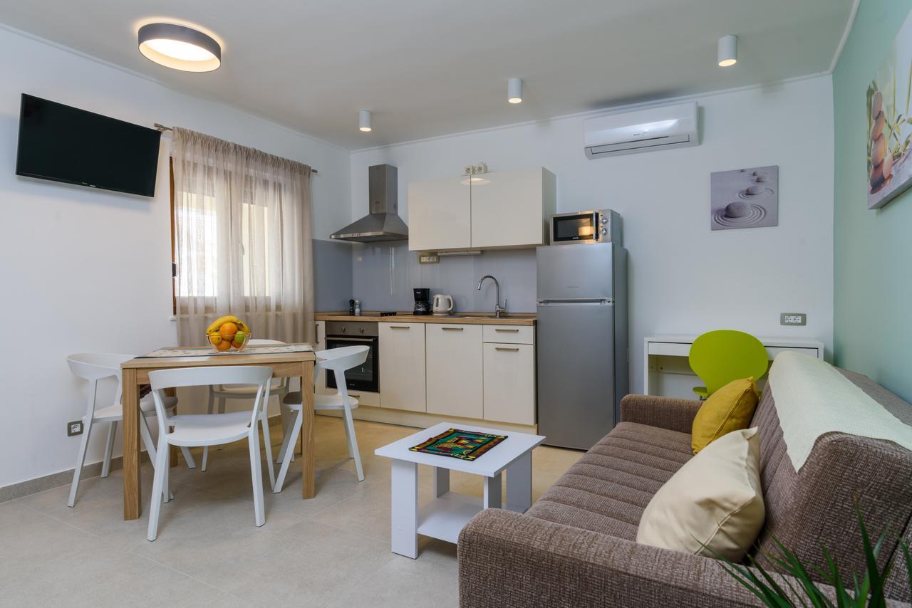 Apartmani Marko I Ana มารีนา ภายนอก รูปภาพ