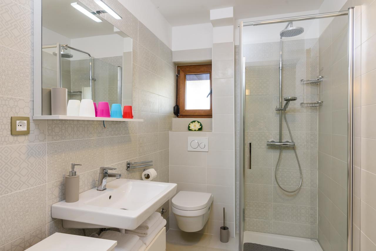 Apartmani Marko I Ana มารีนา ภายนอก รูปภาพ