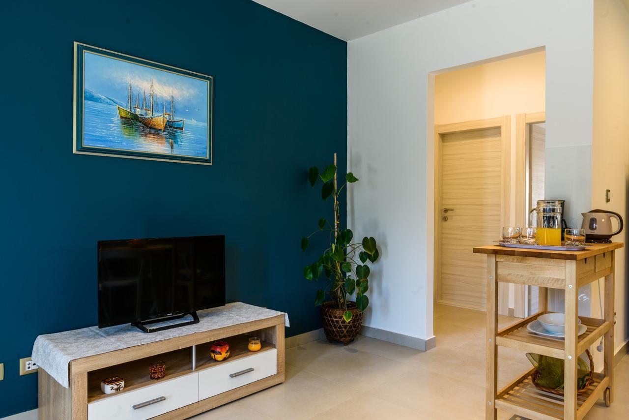 Apartmani Marko I Ana มารีนา ภายนอก รูปภาพ