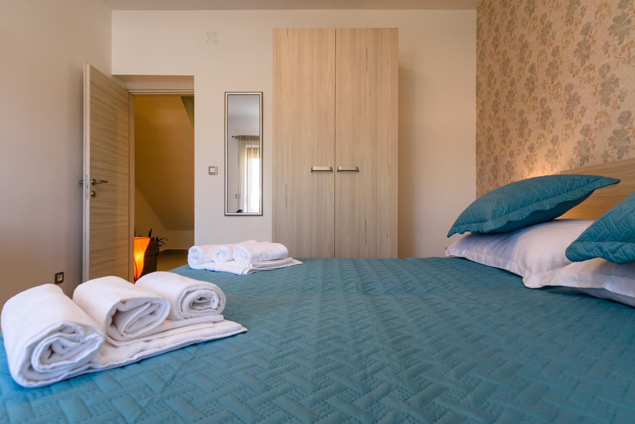 Apartmani Marko I Ana มารีนา ภายนอก รูปภาพ