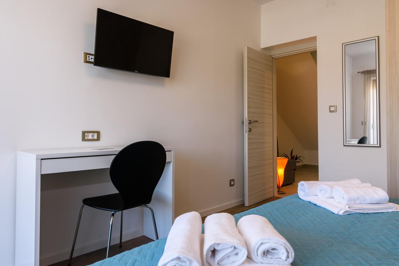 Apartmani Marko I Ana มารีนา ภายนอก รูปภาพ