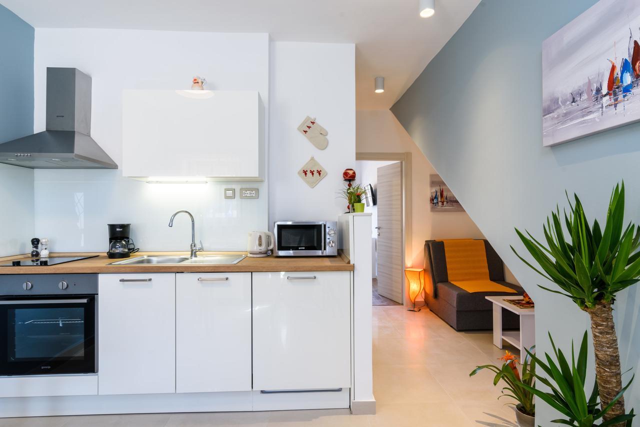 Apartmani Marko I Ana มารีนา ภายนอก รูปภาพ