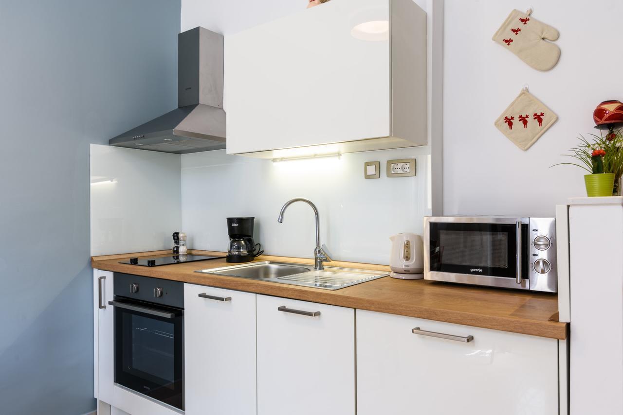 Apartmani Marko I Ana มารีนา ภายนอก รูปภาพ