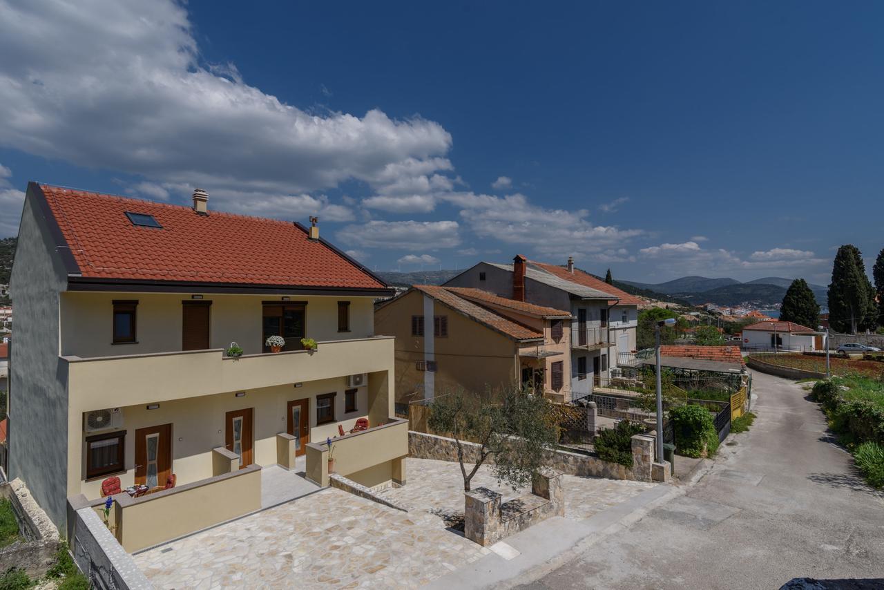 Apartmani Marko I Ana มารีนา ภายนอก รูปภาพ