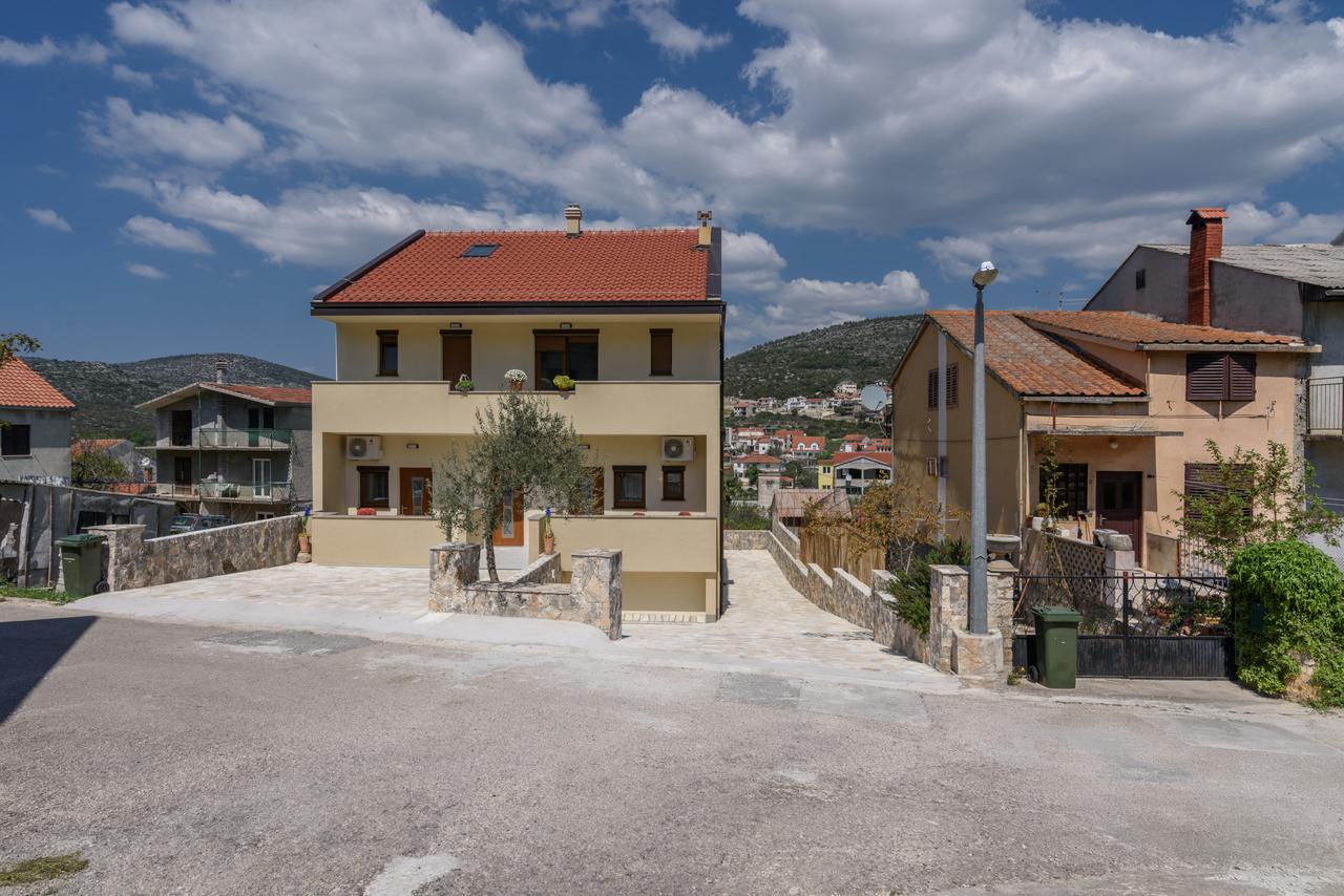 Apartmani Marko I Ana มารีนา ภายนอก รูปภาพ